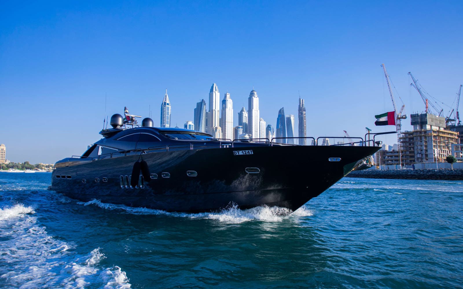 Predator 90 ft yacht charter Dubai — Dubai Marina